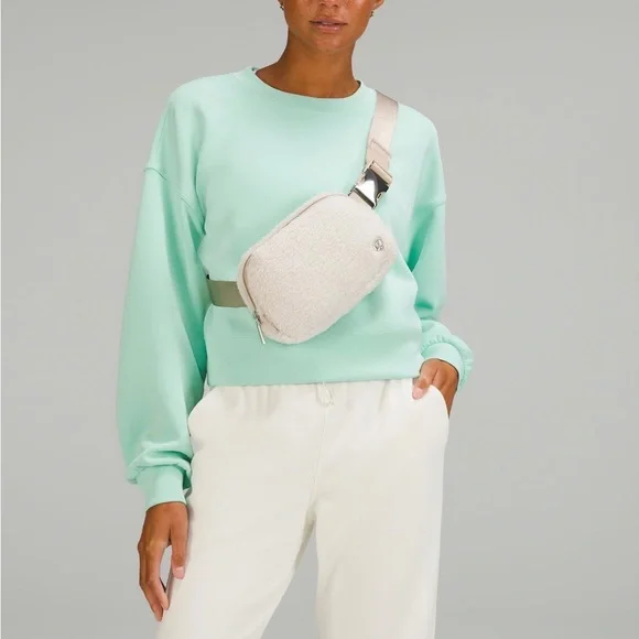 Lululemon Everywhere Fleece Belt Bag - Picture 5 of 5